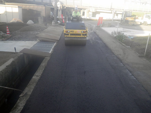舗装復旧工事
